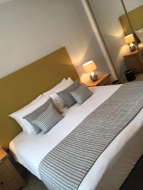Inverness City Suites Cameră foto